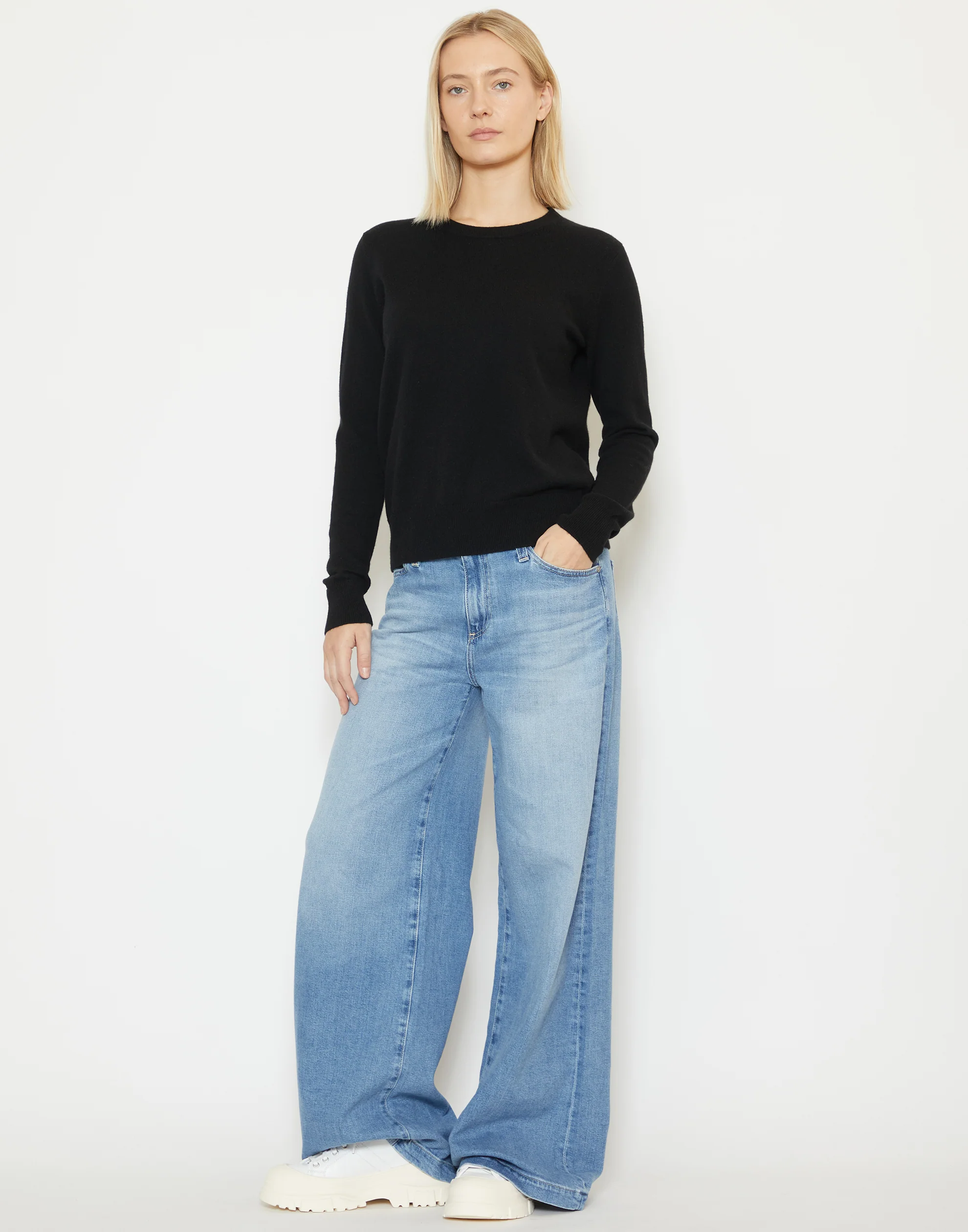 Black Cashmere Essential Pullover - Image 2
