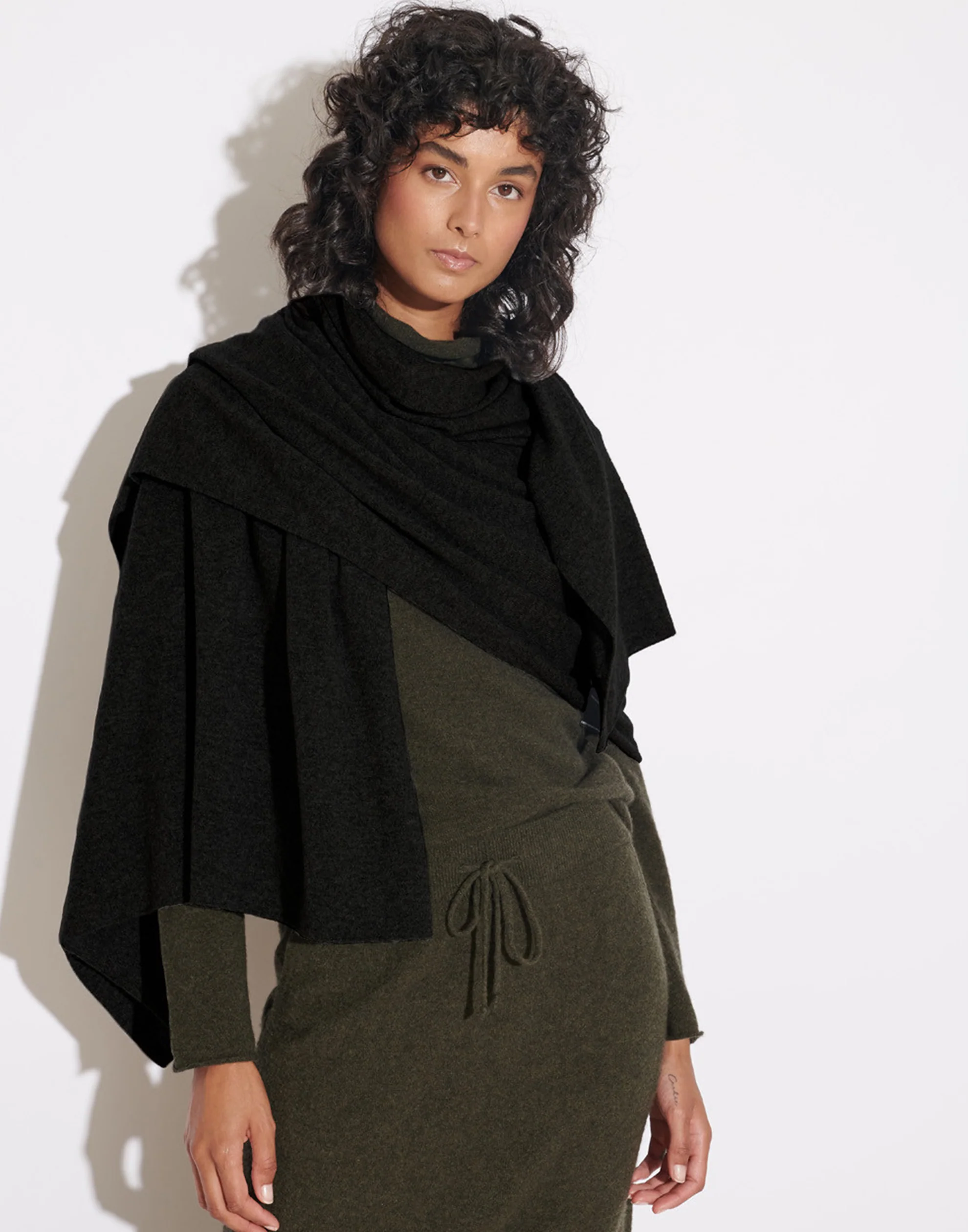 Black Cashmere Oversized Travel Wrap - Image 3