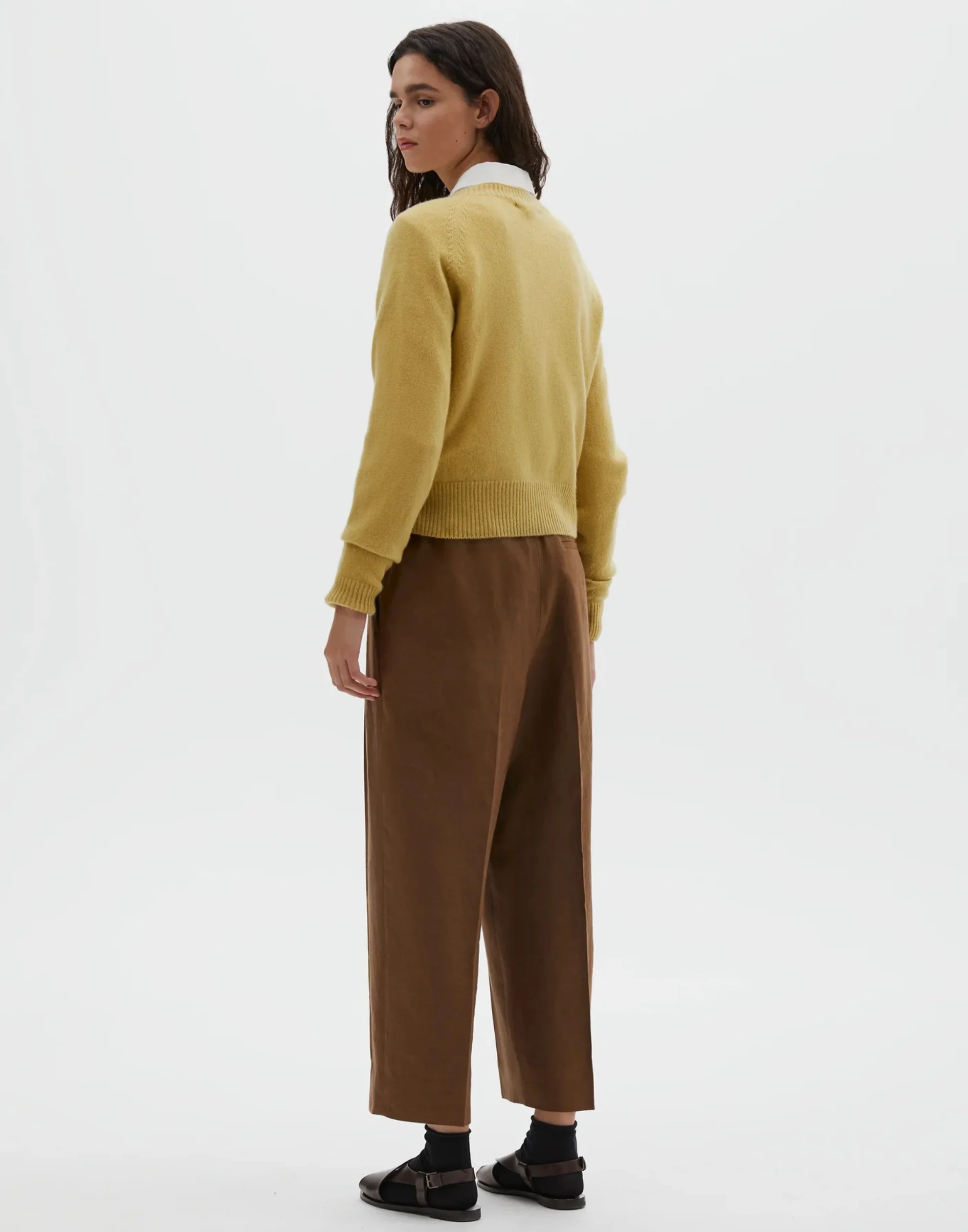 Chamomile Cashmere & Wool Classic Crew Pullover - Image 4