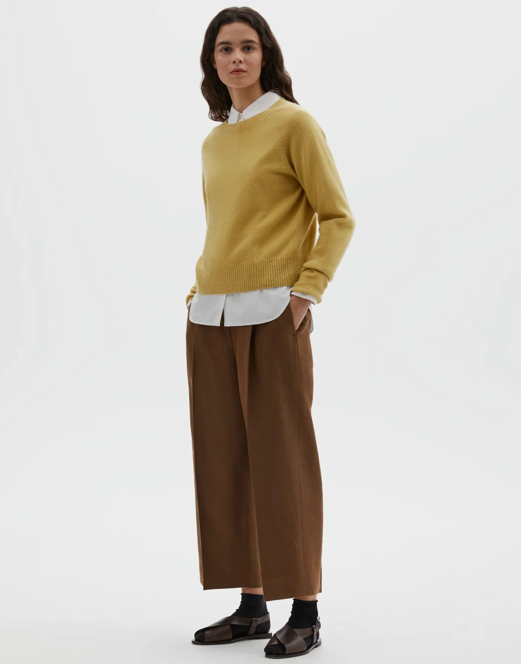 Chamomile Cashmere & Wool Classic Crew Pullover - Image 5