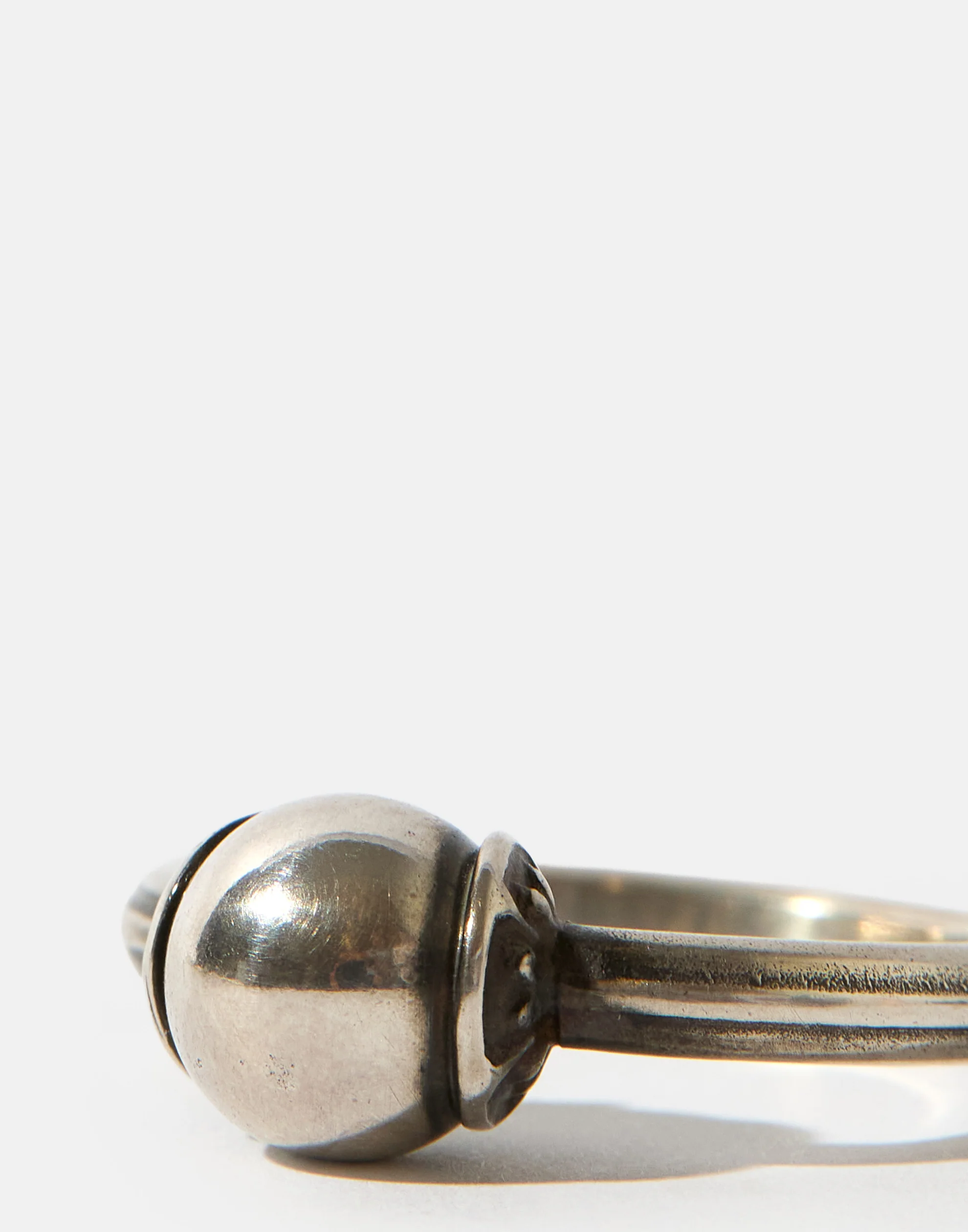 Silver Symbol Pearl Ring - Image 4