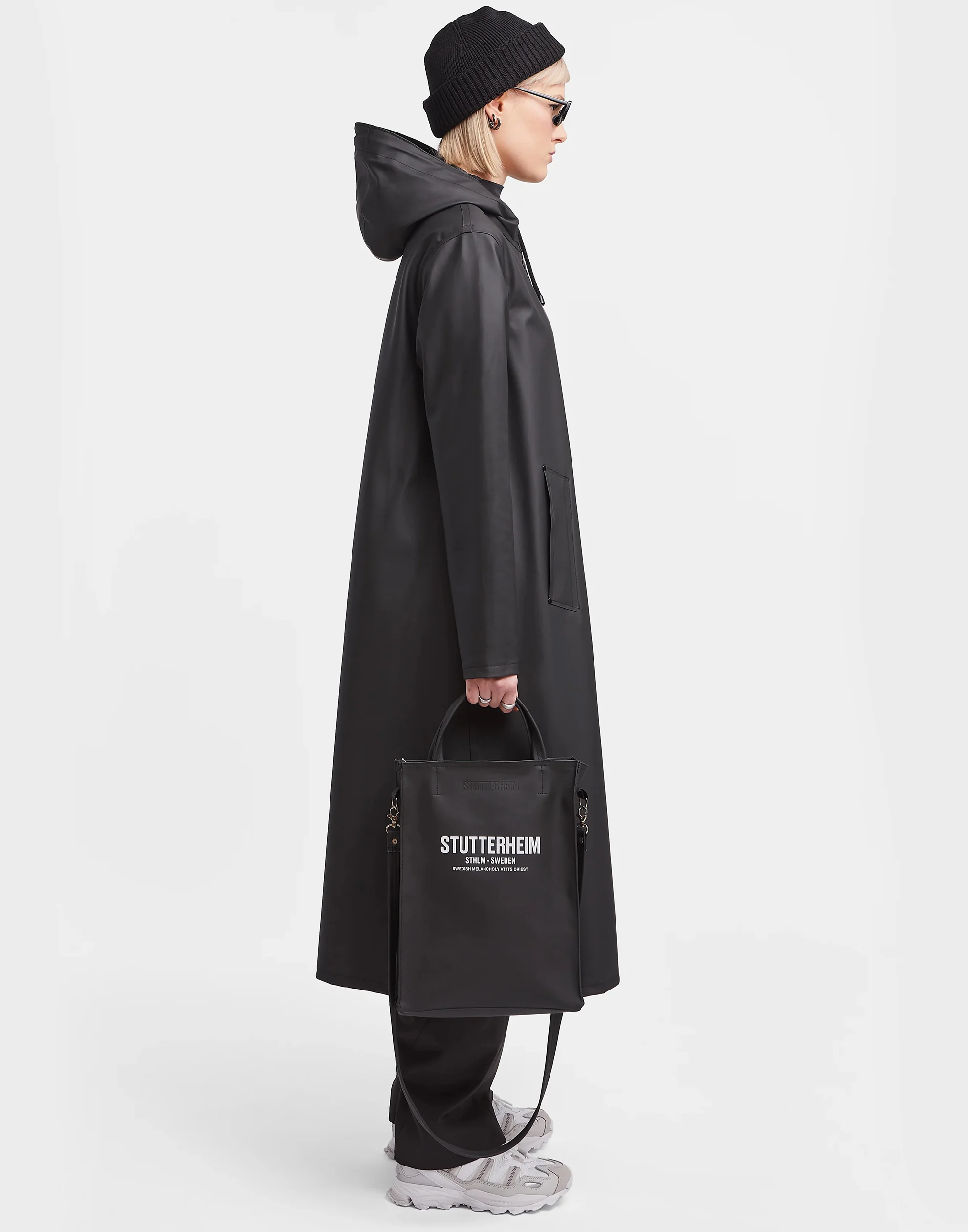 Black Long Mosebacke Raincoat - Image 3
