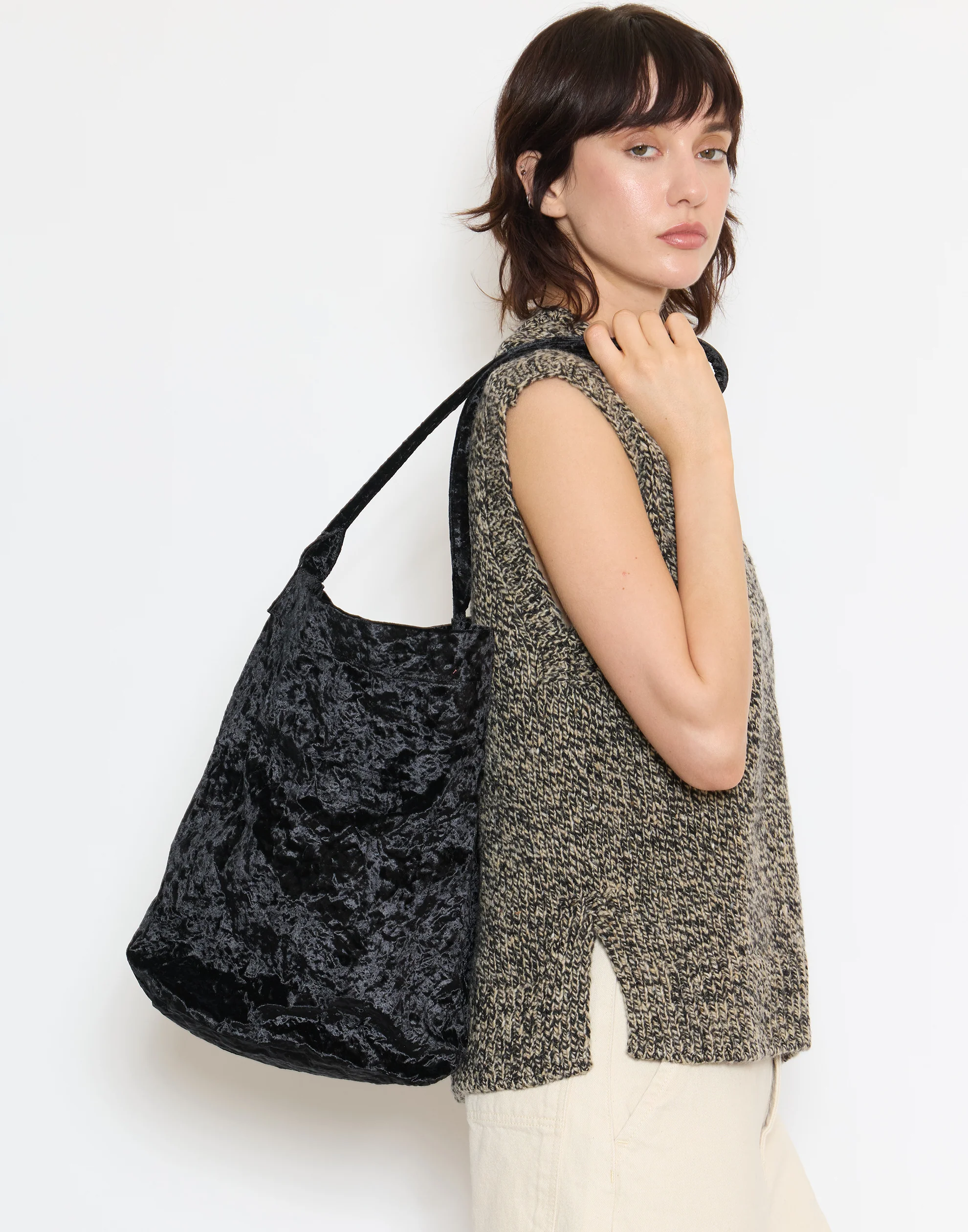 Black Velvet Big Tube Bag - Image 8